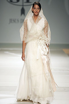 Selección de vestidos de novia Jesús del Pozo colección 2010